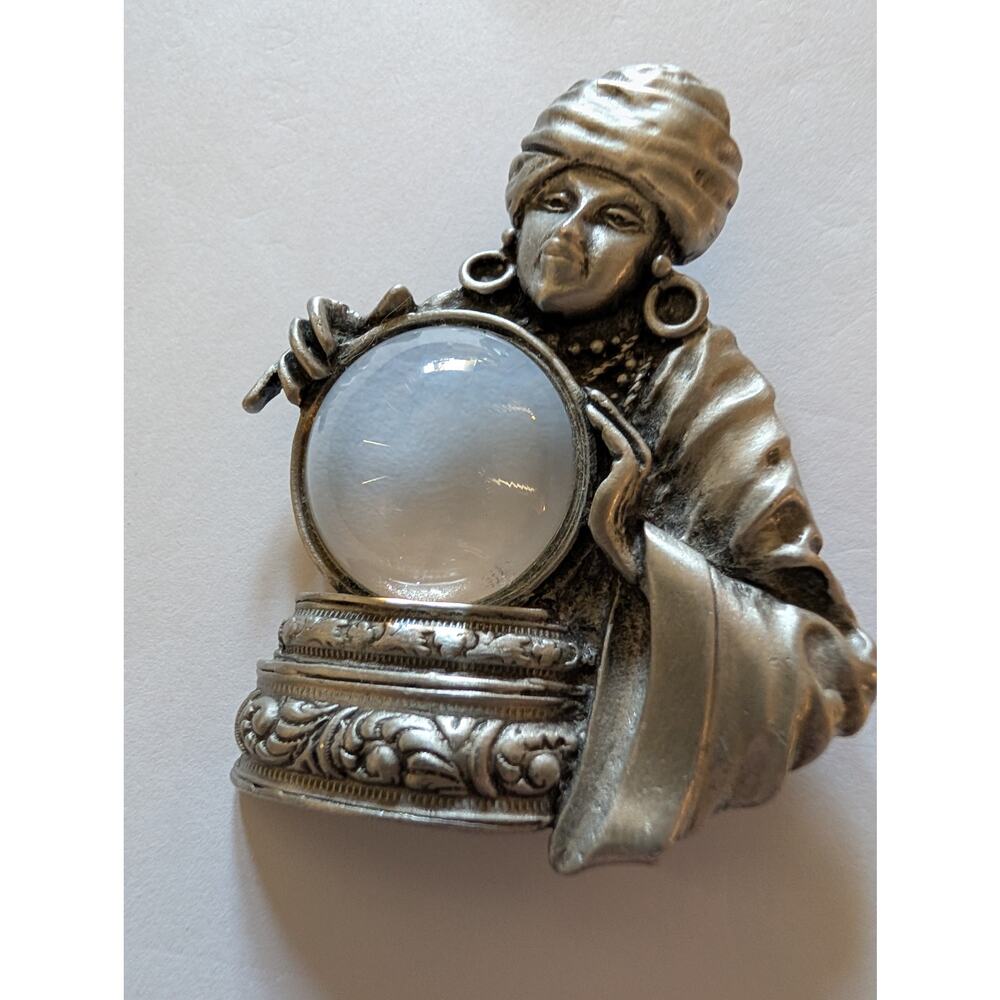 JJ Vintage Fortune Teller Mystic Seer Crystal Ball Pin Brooch Pewter Tone rare